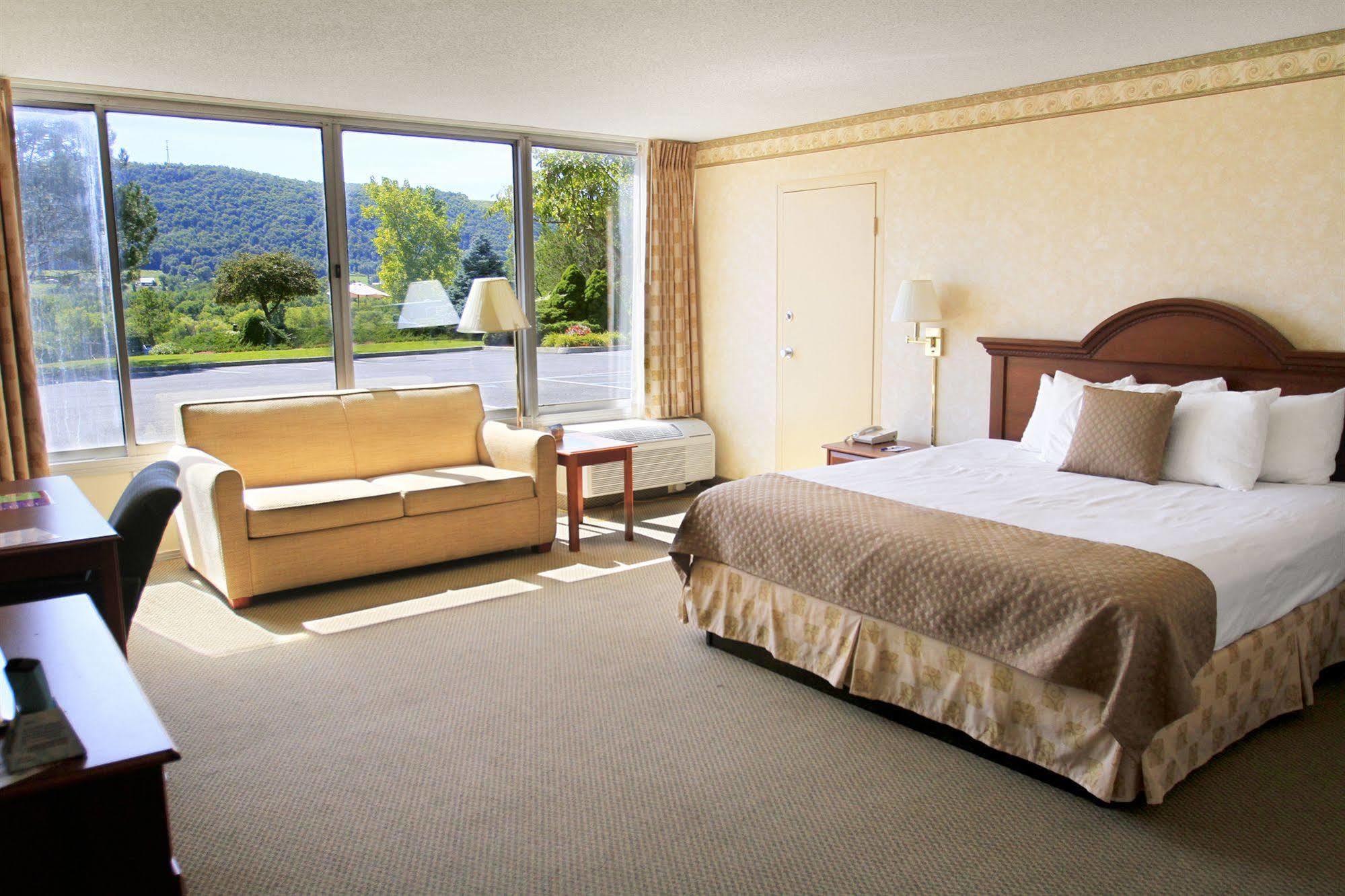The Inn At Cobleskill Exterior photo