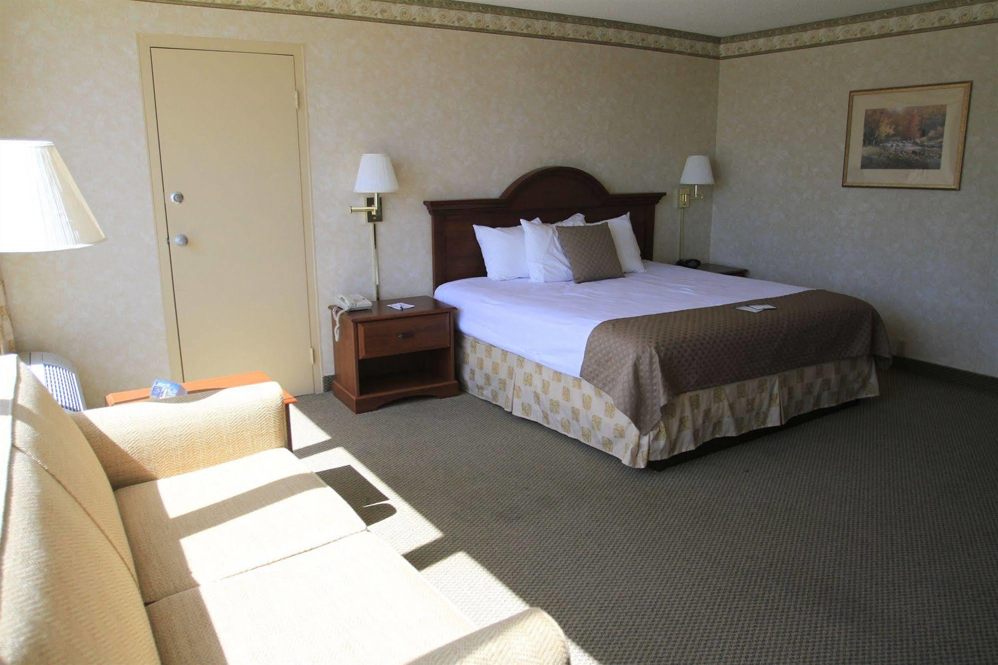 The Inn At Cobleskill Exterior photo